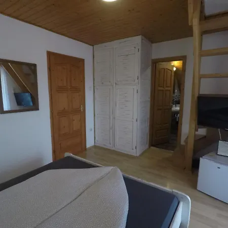 Δωμάτια σε οικογενειακή κατοικία Napsuetoette Kehida *