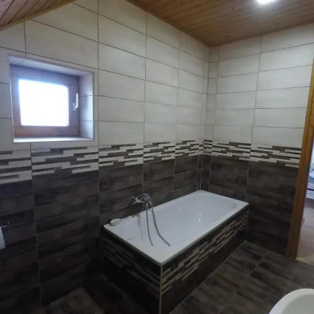 Napsuetoette Kehida Δωμάτια σε οικογενειακή κατοικία Kehidakustány